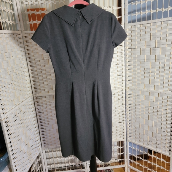 TAHARI Arthur S. Levine Size 4 Dress Grey Short-Sleeved Dress with Button Detail - Picture 4 of 4
